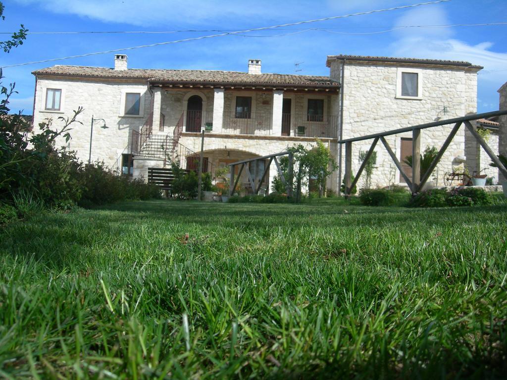 Agriturismo Borgo San Martino Abbateggio Exterior photo