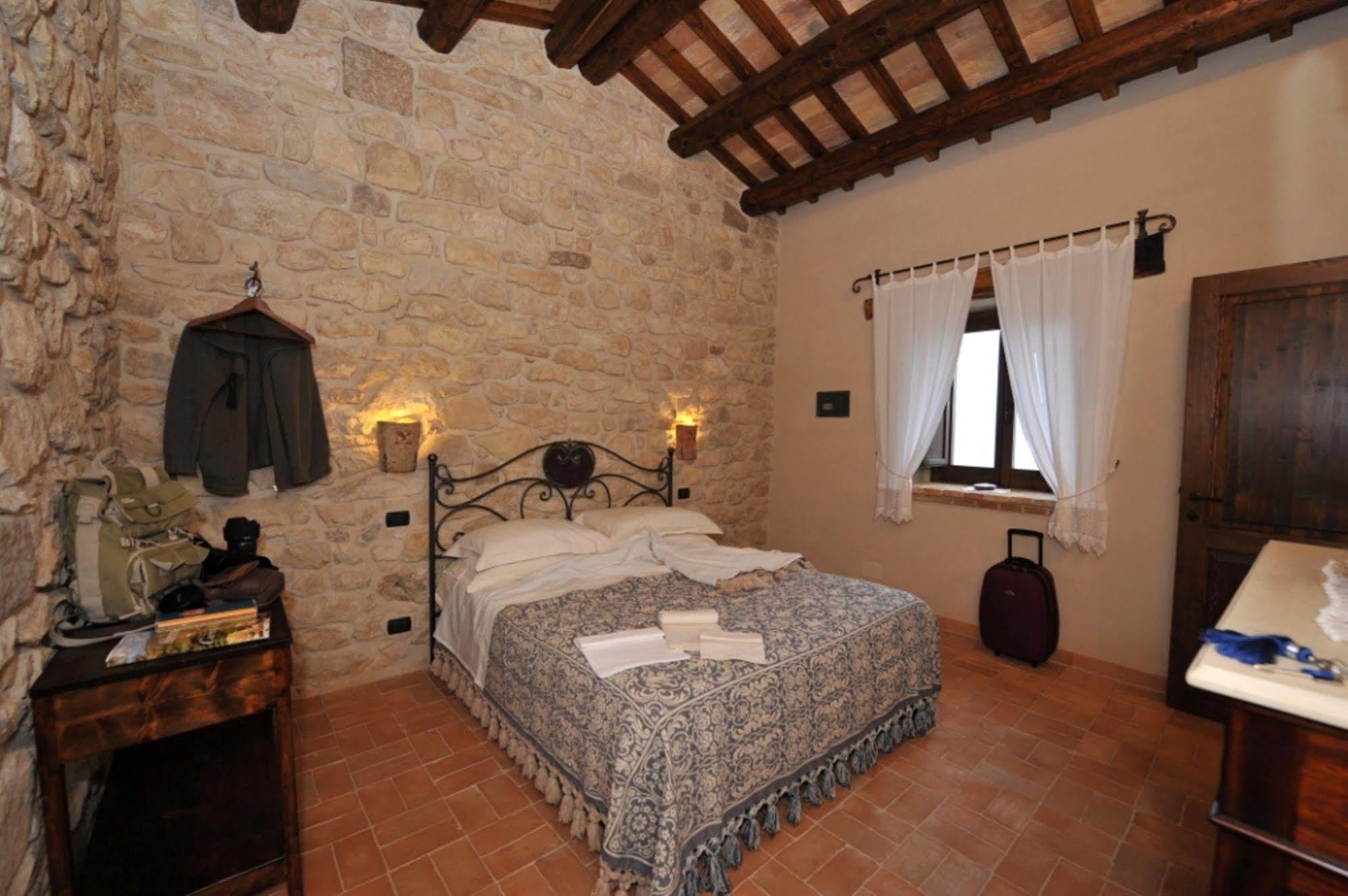 Agriturismo Borgo San Martino Abbateggio Exterior photo