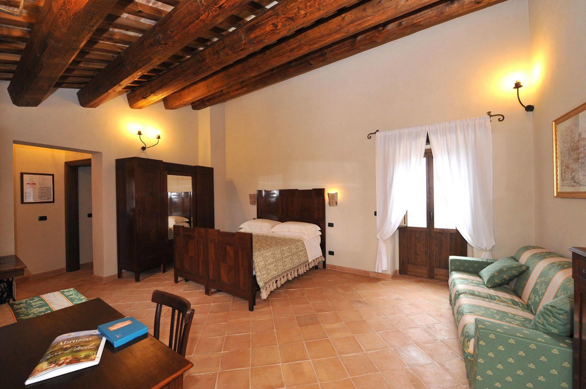 Agriturismo Borgo San Martino Abbateggio Exterior photo